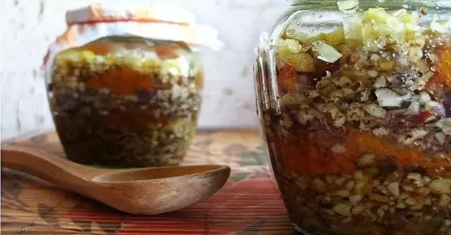 mix of nuts with honey to enhance