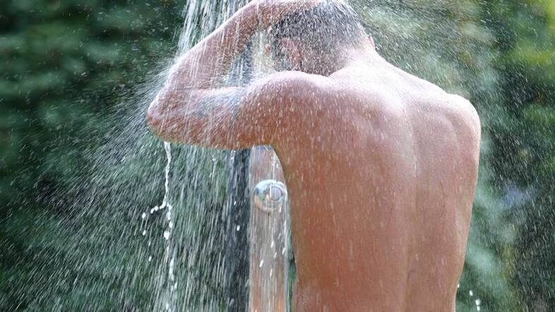 A contrast shower helps a man perk up and increases potency. 